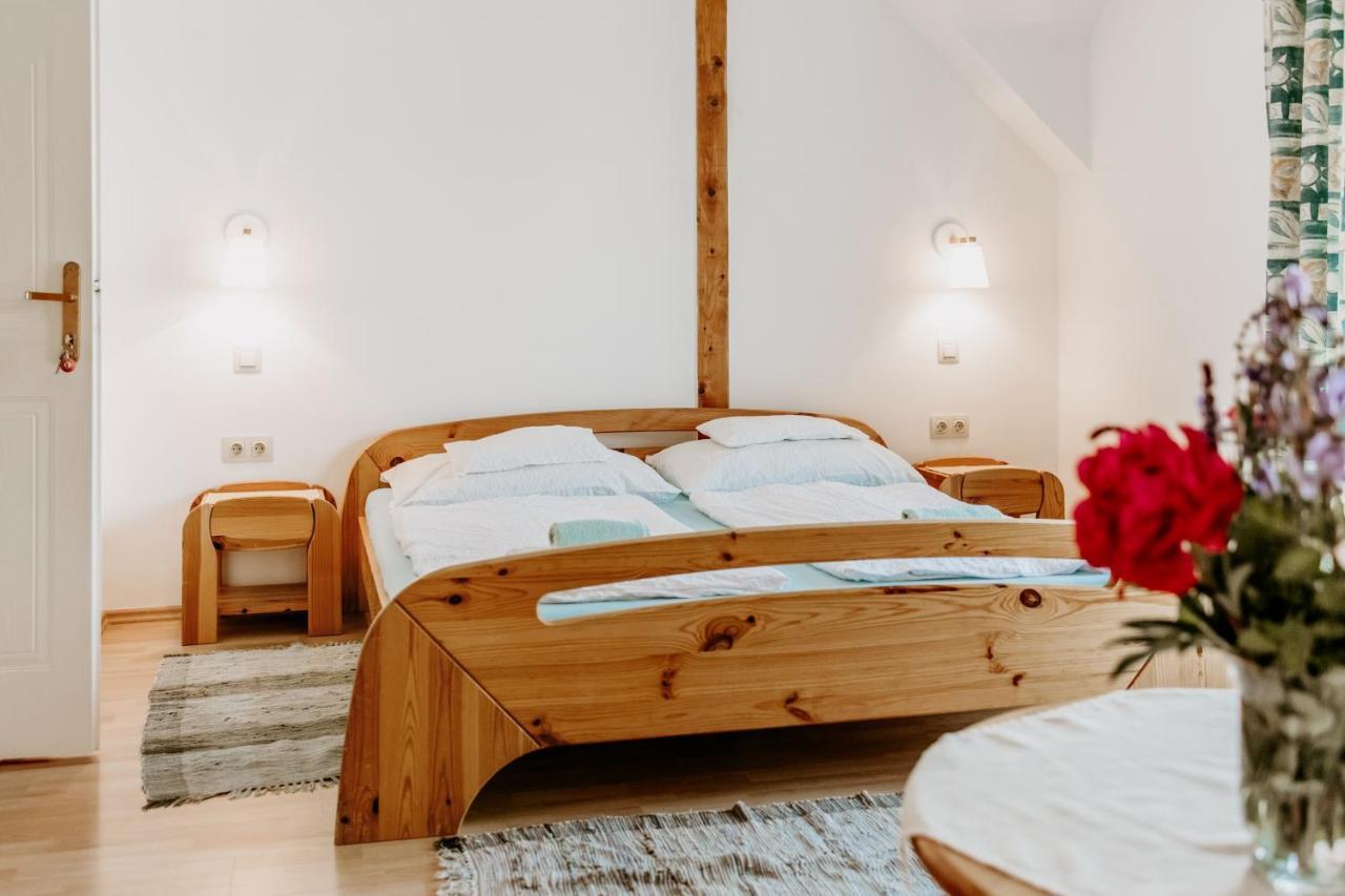 Kek Vendeghaz Family Resort Gyenesdiás Eksteriør billede