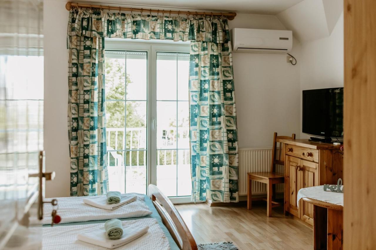 Kek Vendeghaz Family Resort Gyenesdiás Eksteriør billede