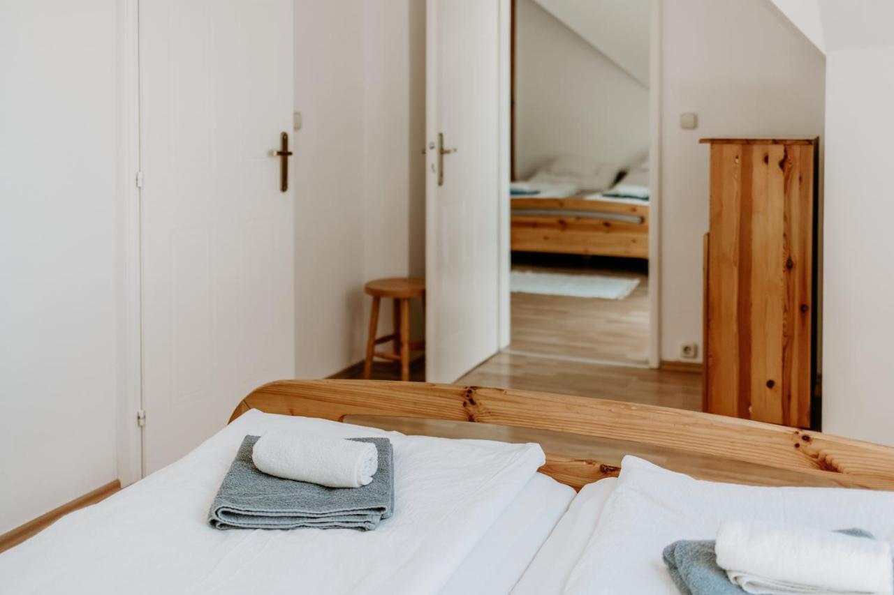 Kek Vendeghaz Family Resort Gyenesdiás Eksteriør billede