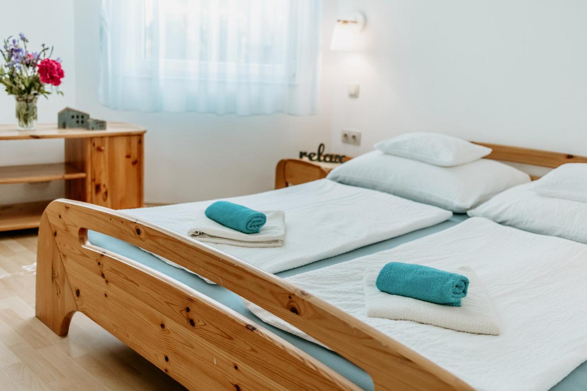 Kek Vendeghaz Family Resort Gyenesdiás Eksteriør billede